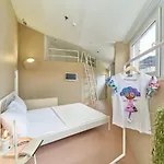 Design One Hostel *