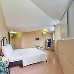 Design One Hostel