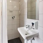 Design One Hostel