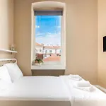 Design One Hostel *