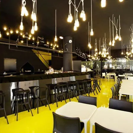 Design One Hostel *