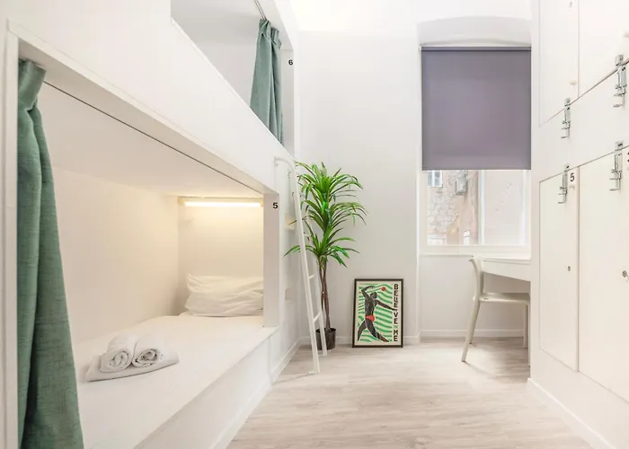 Design One Hostel