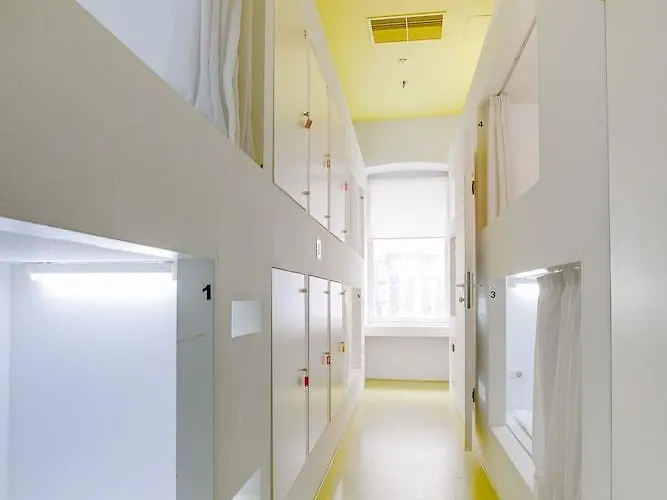 Design One Hostel *