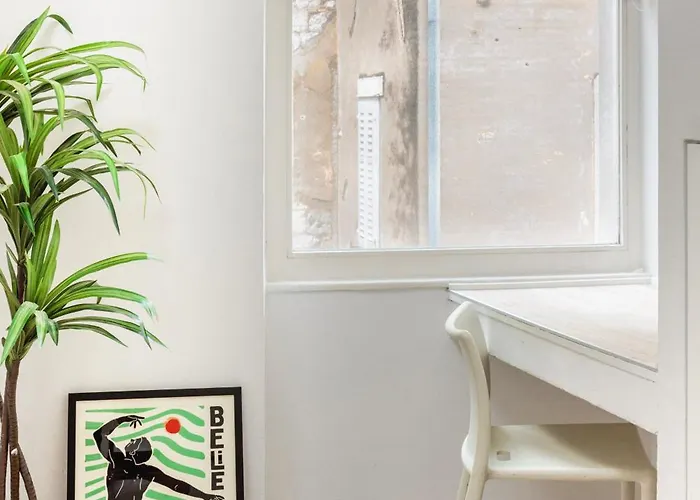 Hostal Design One Split