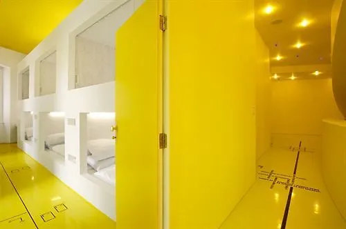Design One Hostal